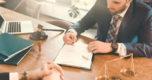 The Benefits of Hiring a Lawyer with an Agent: A Guide